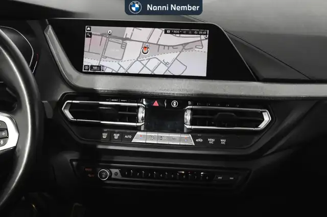 BMW 1 Series view 11