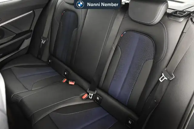 BMW 1 Series view 14