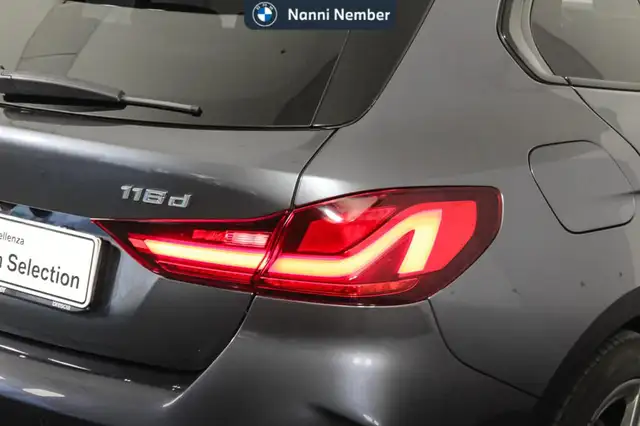 BMW 1 Series view 6