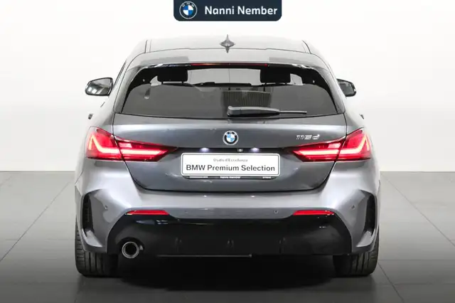 BMW 1 Series view 4