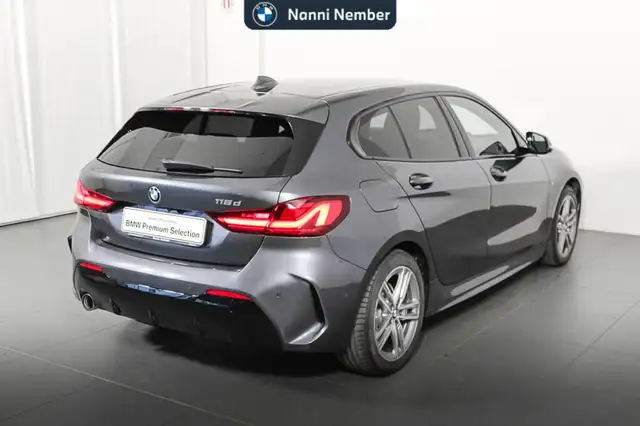 BMW 1 Series view 3