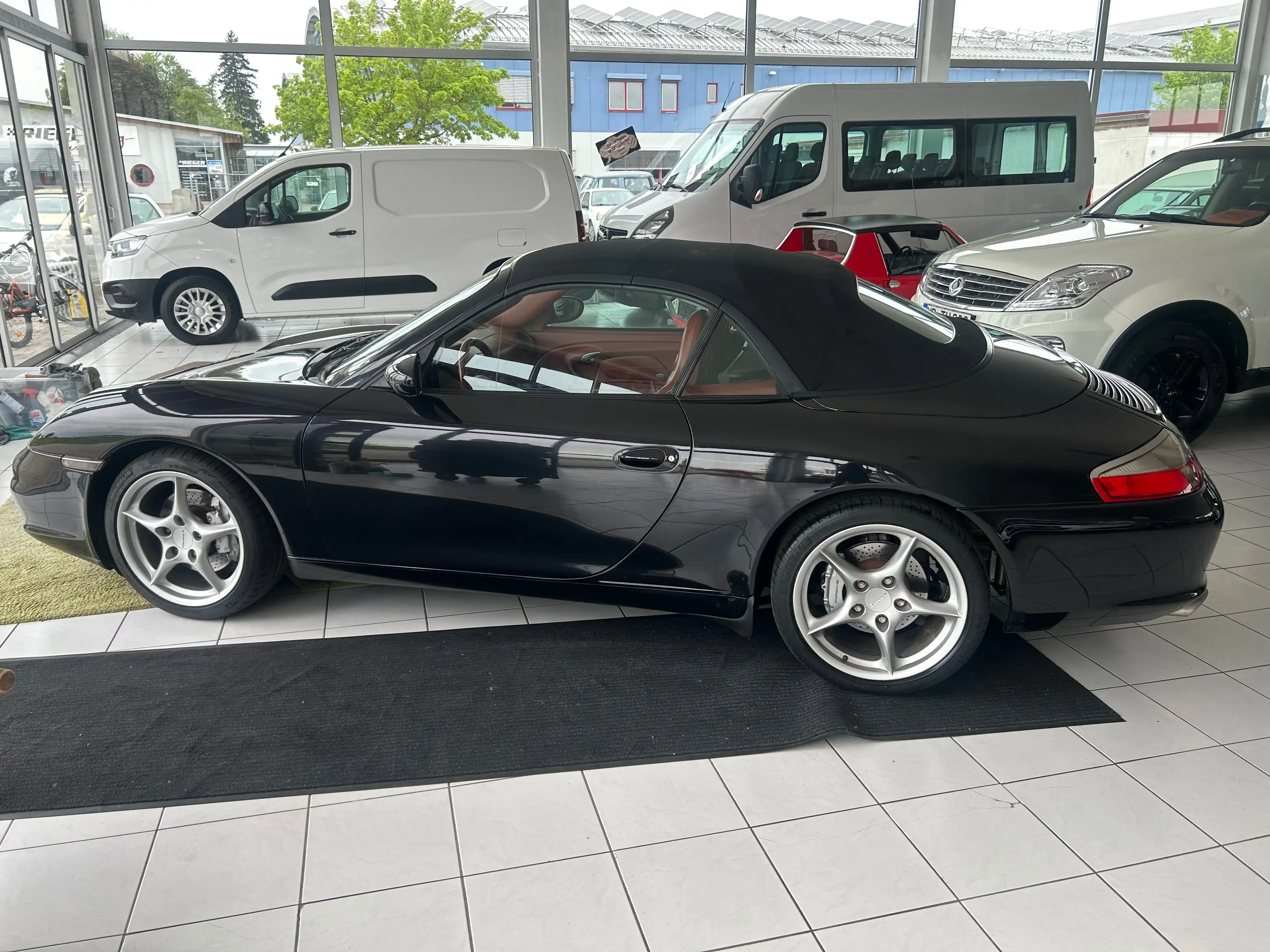 Porsche 996 911 Carrera 4 Cabrio — photo 15