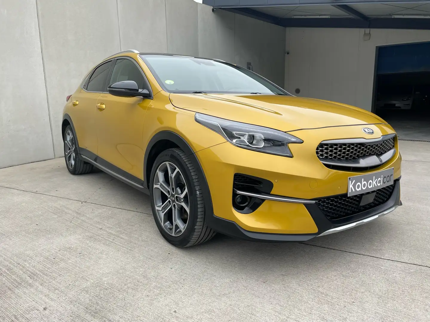 Kia XCeed 1.6 CRDi Business Line/AUTO/SEMI-CUIR/CAMERA/GPS! Zlatna - 1