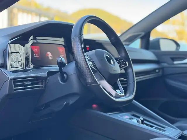 Volkswagen Golf view 9