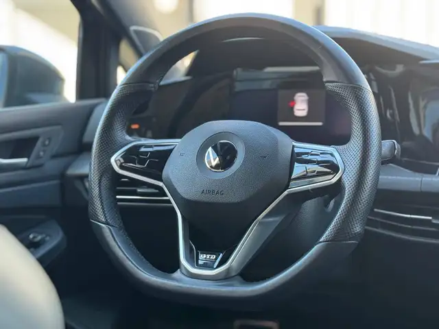 Volkswagen Golf view 12