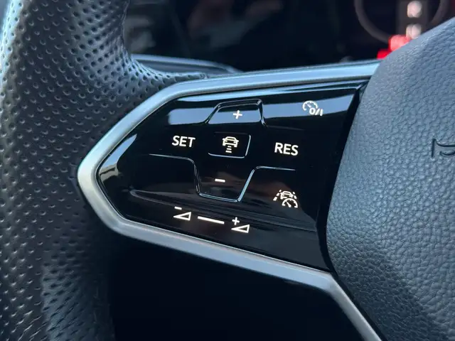 Volkswagen Golf view 21