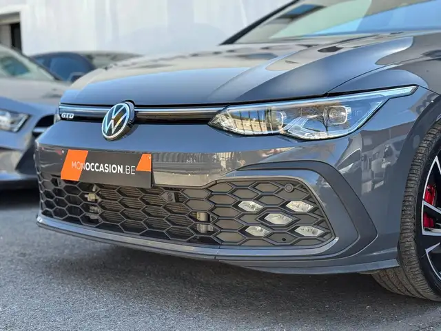 Volkswagen Golf view 3