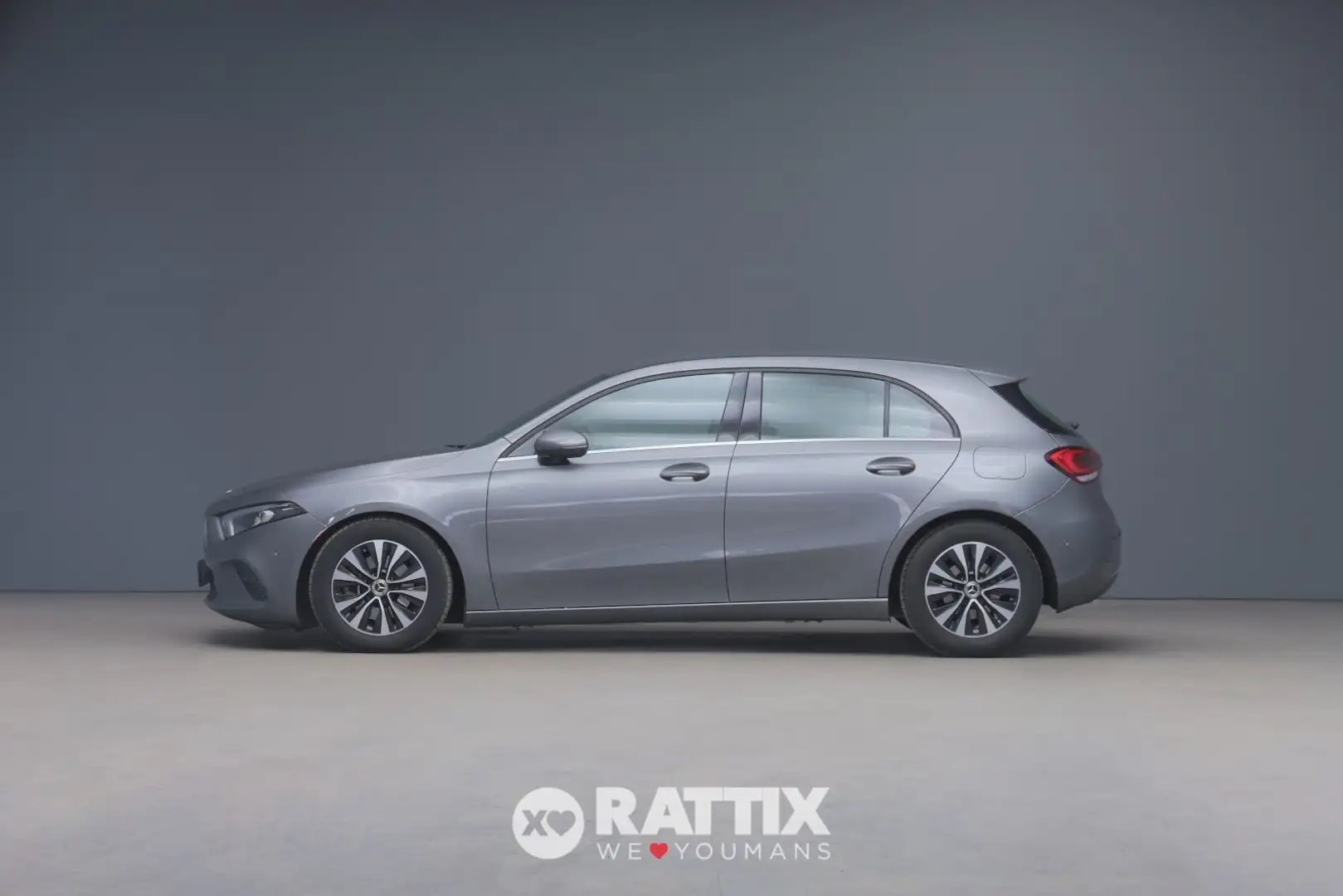 Mercedes-Benz A 180 180d 2.0 116CV Business Extra Auto Gris - 2