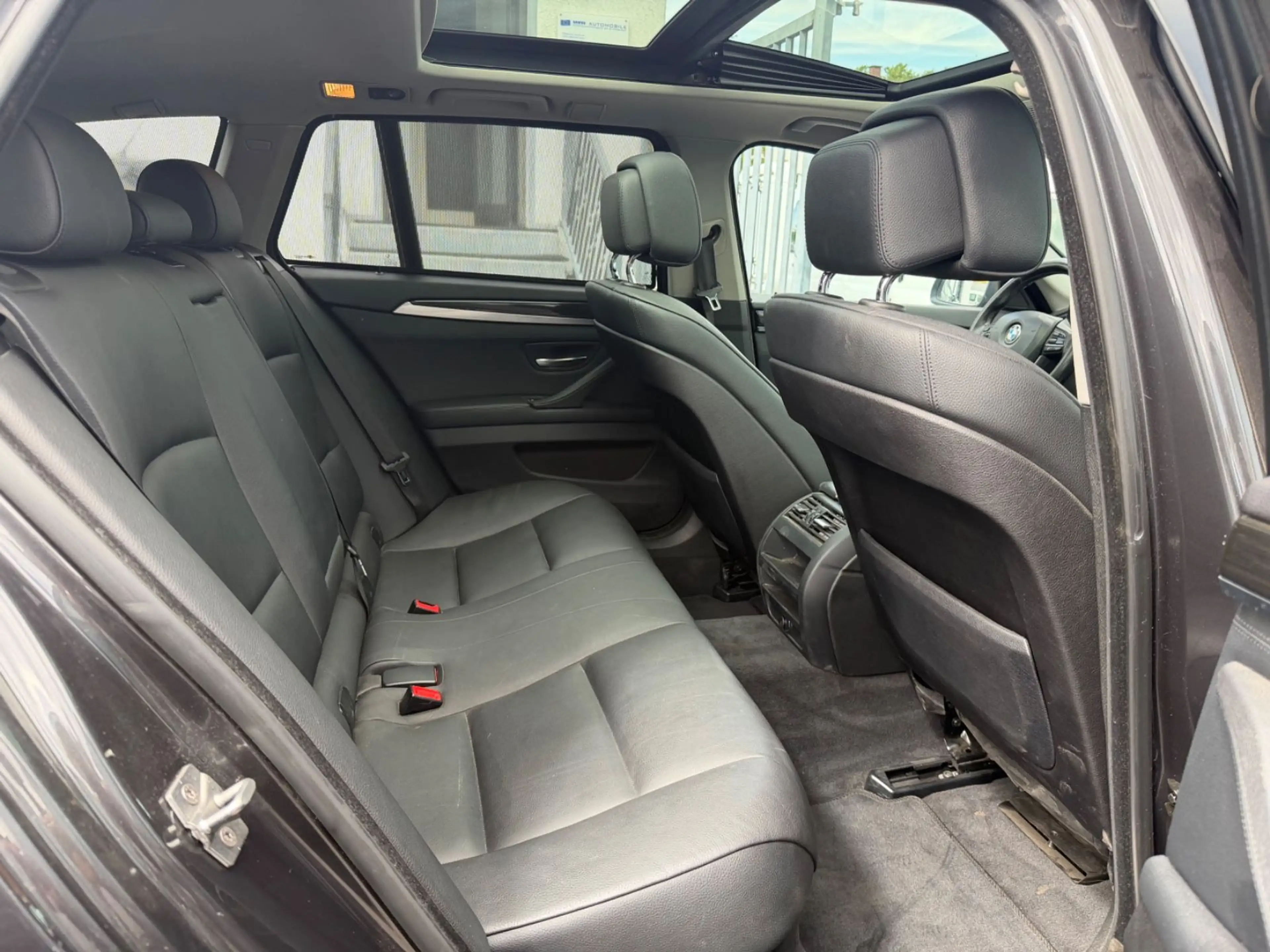 BMW 525 5 Touring 525 d — photo 8