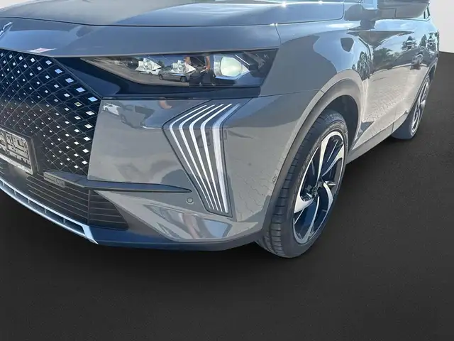 DS Automobiles DS 7 view 9