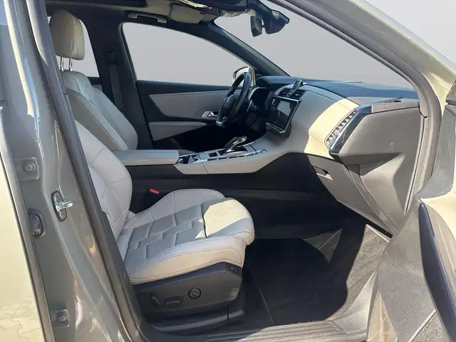 DS Automobiles DS 7 view 11