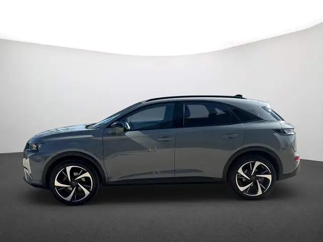 DS Automobiles DS 7 view 4