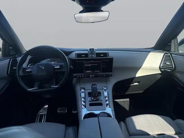 DS Automobiles DS 7 view 10