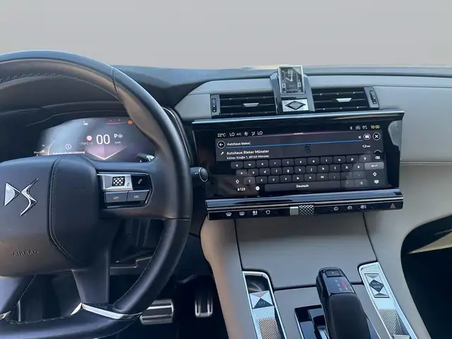 DS Automobiles DS 7 view 12