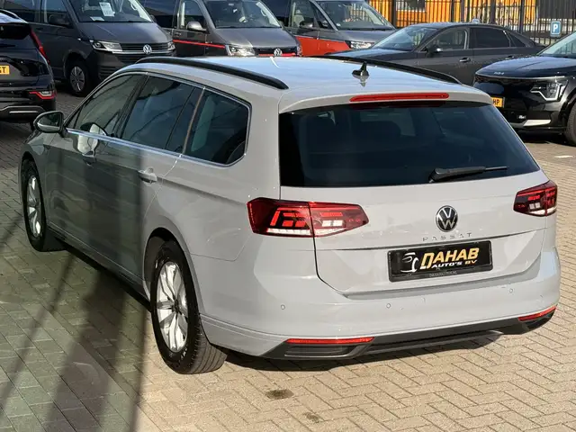 Volkswagen Passat view 15