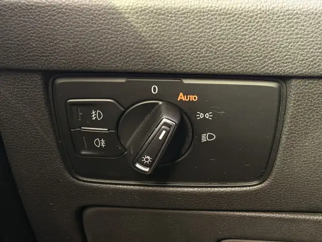 Volkswagen Passat view 22