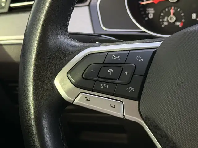 Volkswagen Passat view 17