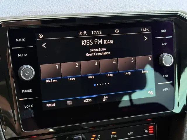 Volkswagen Passat view 23