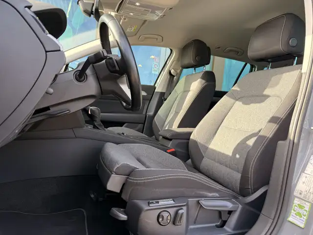 Volkswagen Passat view 4