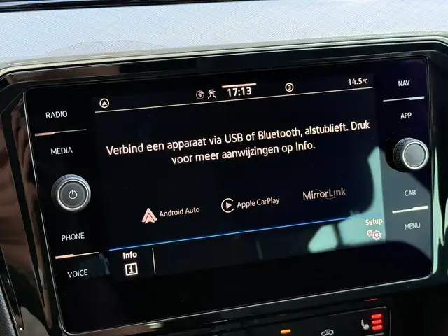 Volkswagen Passat view 28