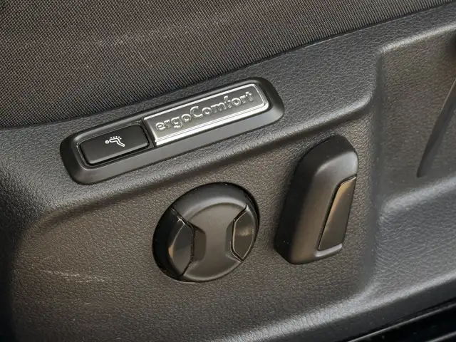 Volkswagen Passat view 7