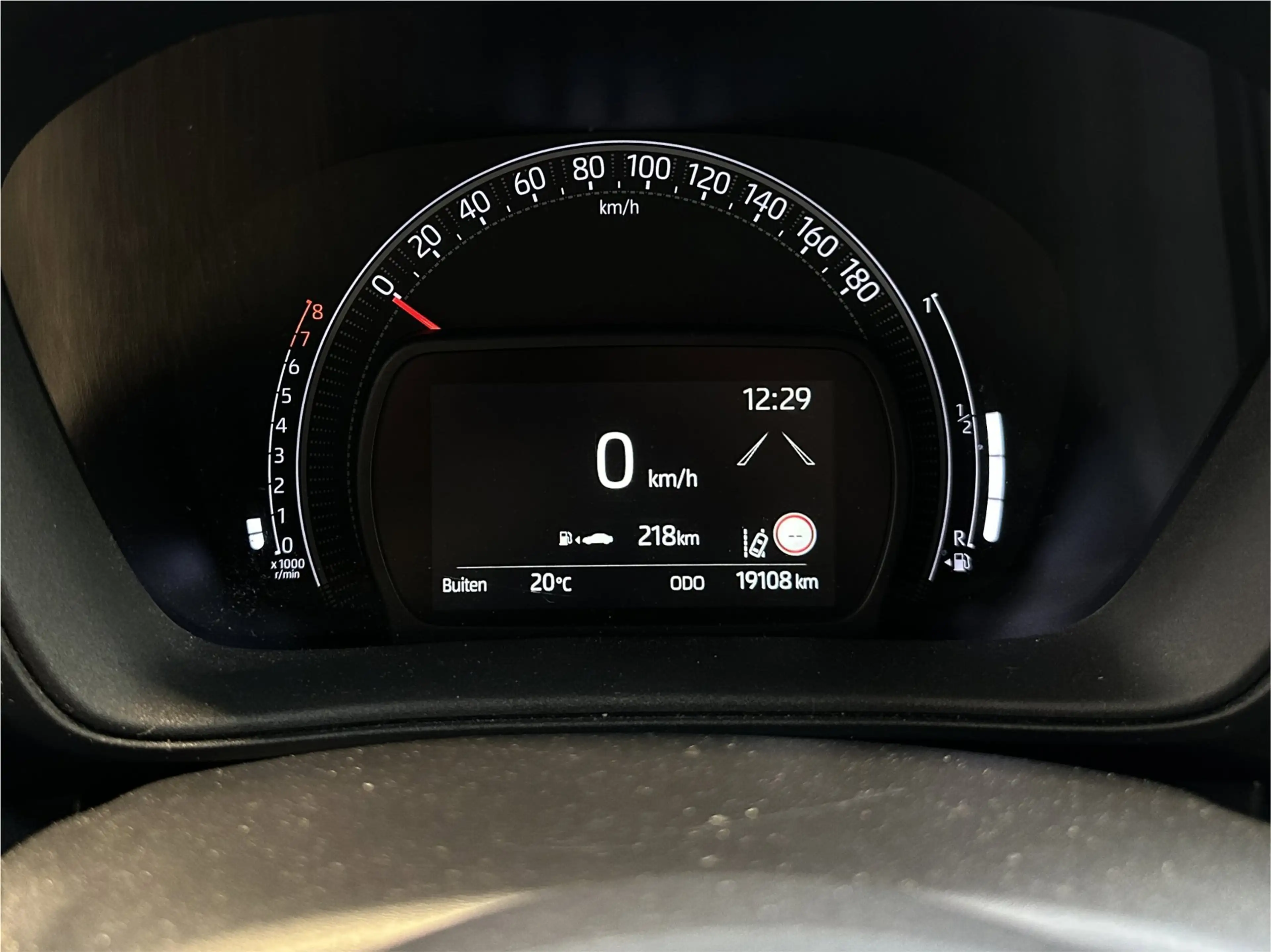 Toyota Aygo X 1.0 VVT-i MT Envy | JBL | Apple Carplay/ Android A — photo 8