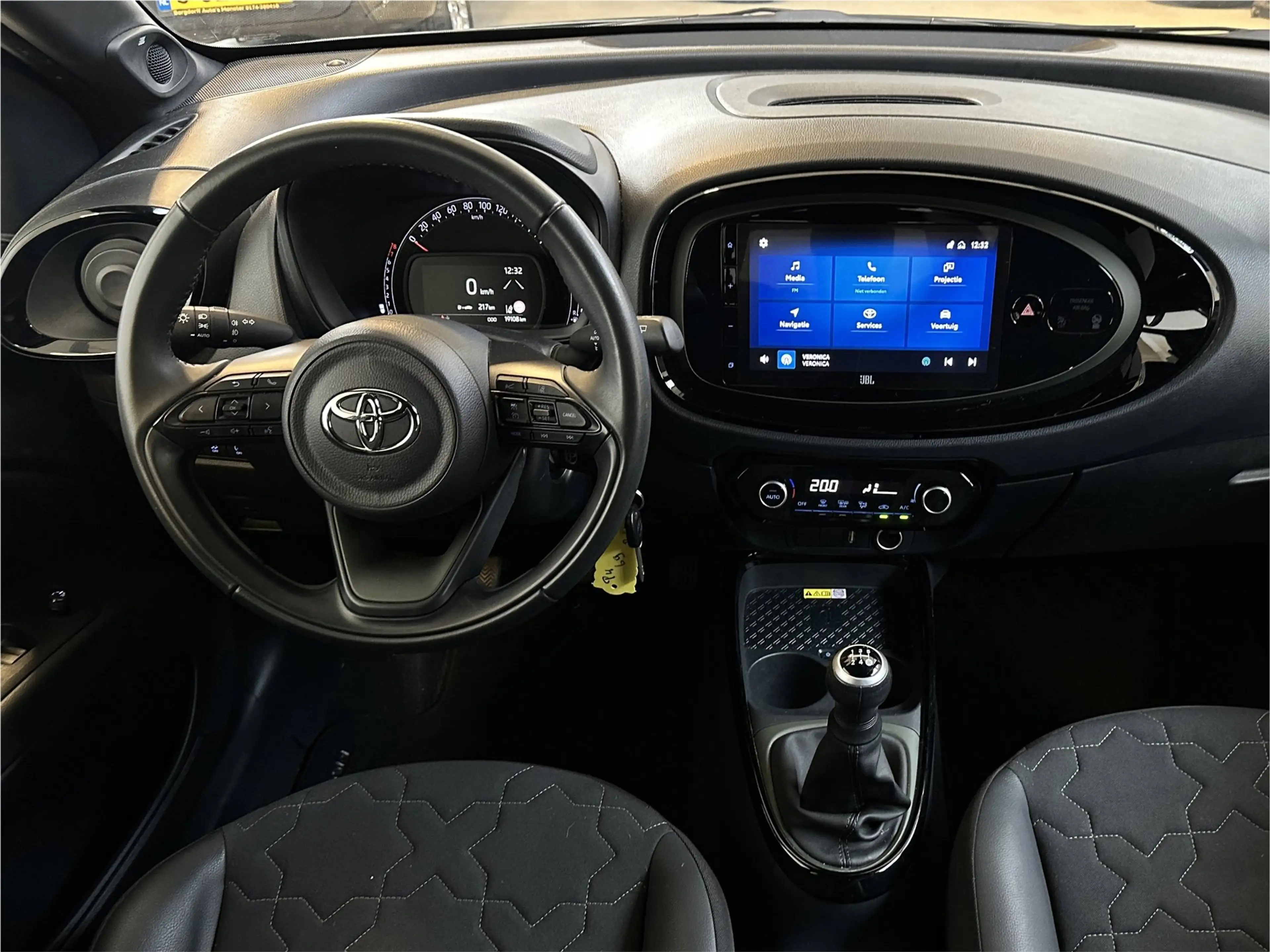 Toyota Aygo X 1.0 VVT-i MT Envy | JBL | Apple Carplay/ Android A — photo 12