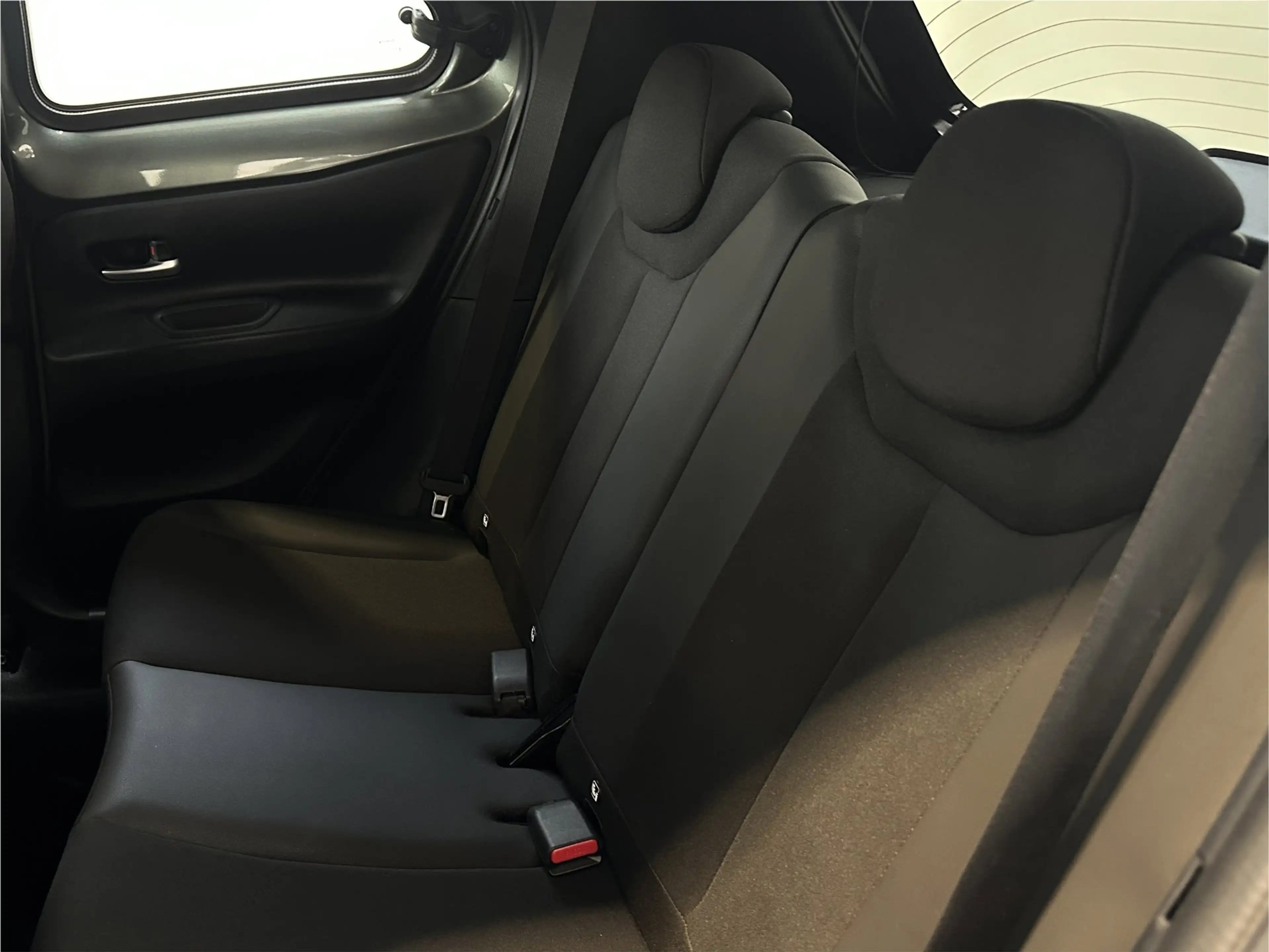 Toyota Aygo X 1.0 VVT-i MT Envy | JBL | Apple Carplay/ Android A — photo 28