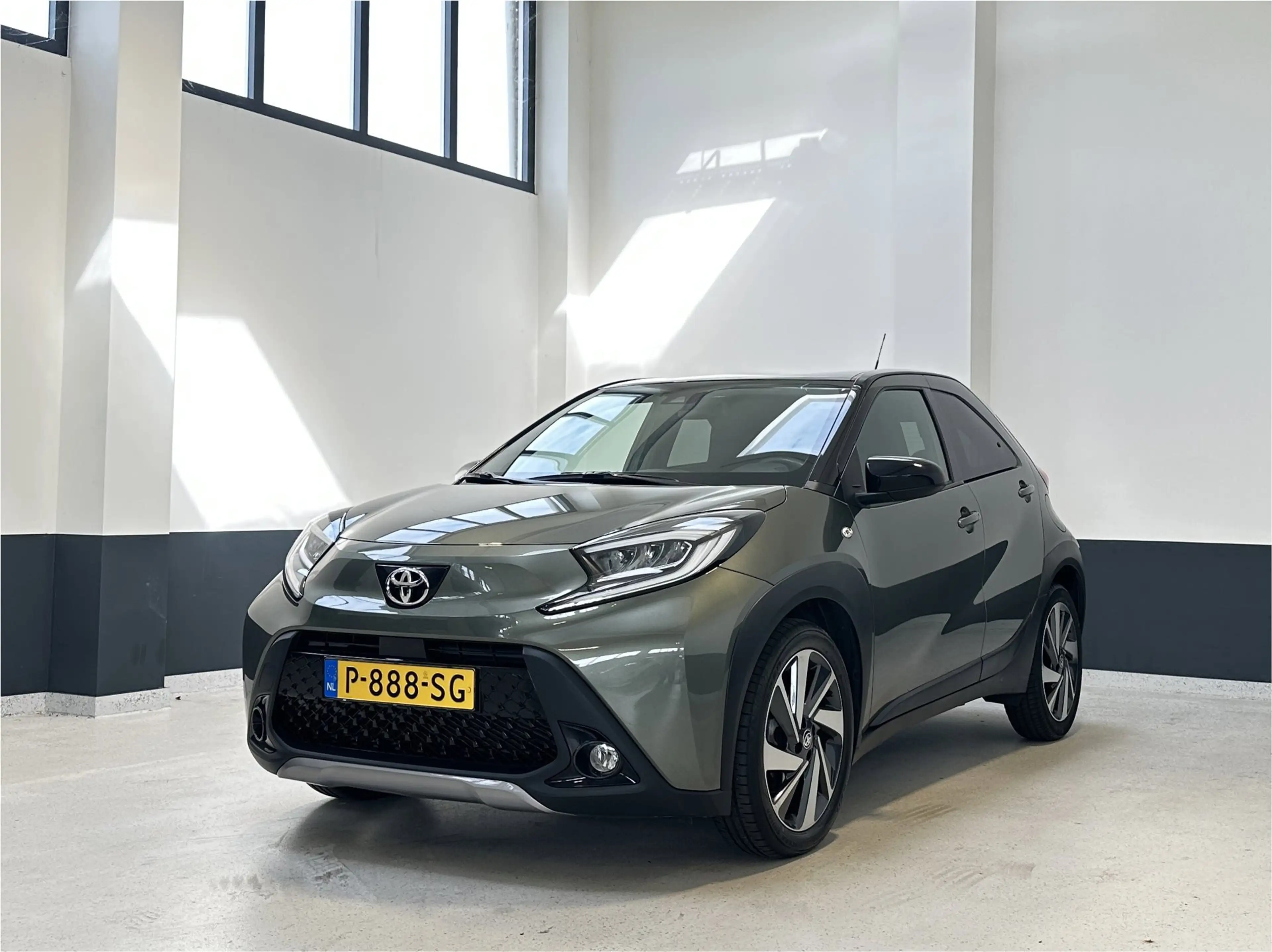 Toyota Aygo X 1.0 VVT-i MT Envy | JBL | Apple Carplay/ Android A — photo 2