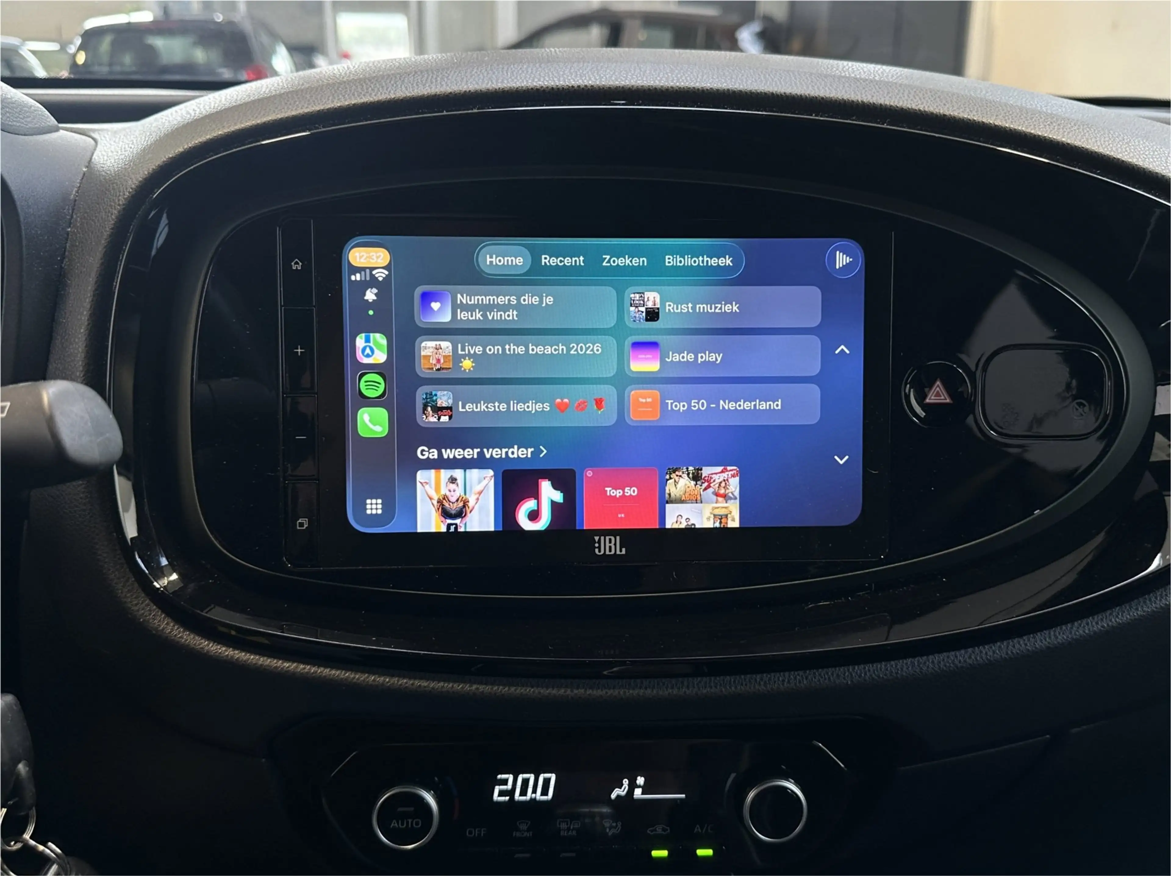 Toyota Aygo X 1.0 VVT-i MT Envy | JBL | Apple Carplay/ Android A — photo 14
