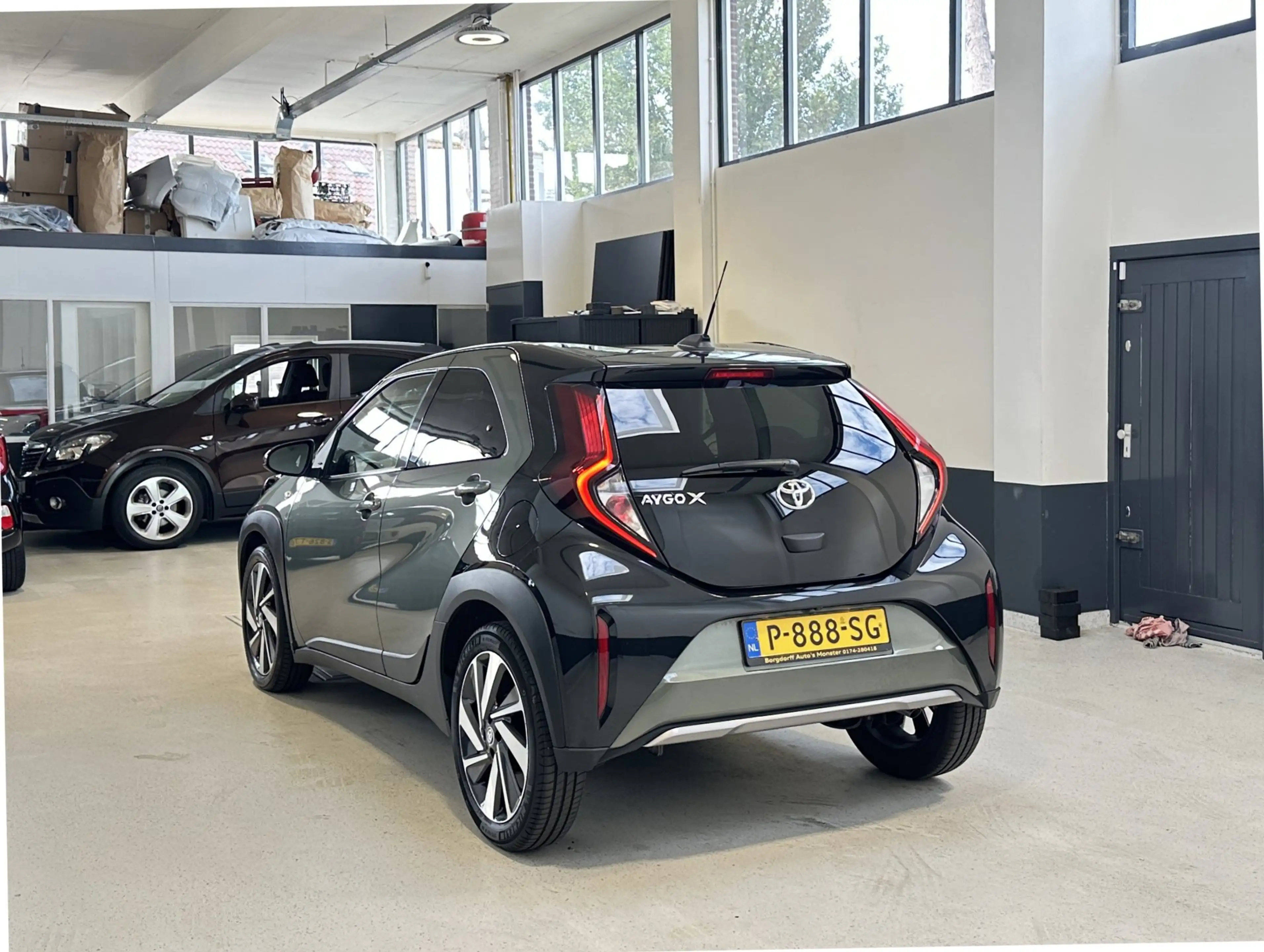 Toyota Aygo X 1.0 VVT-i MT Envy | JBL | Apple Carplay/ Android A — photo 6