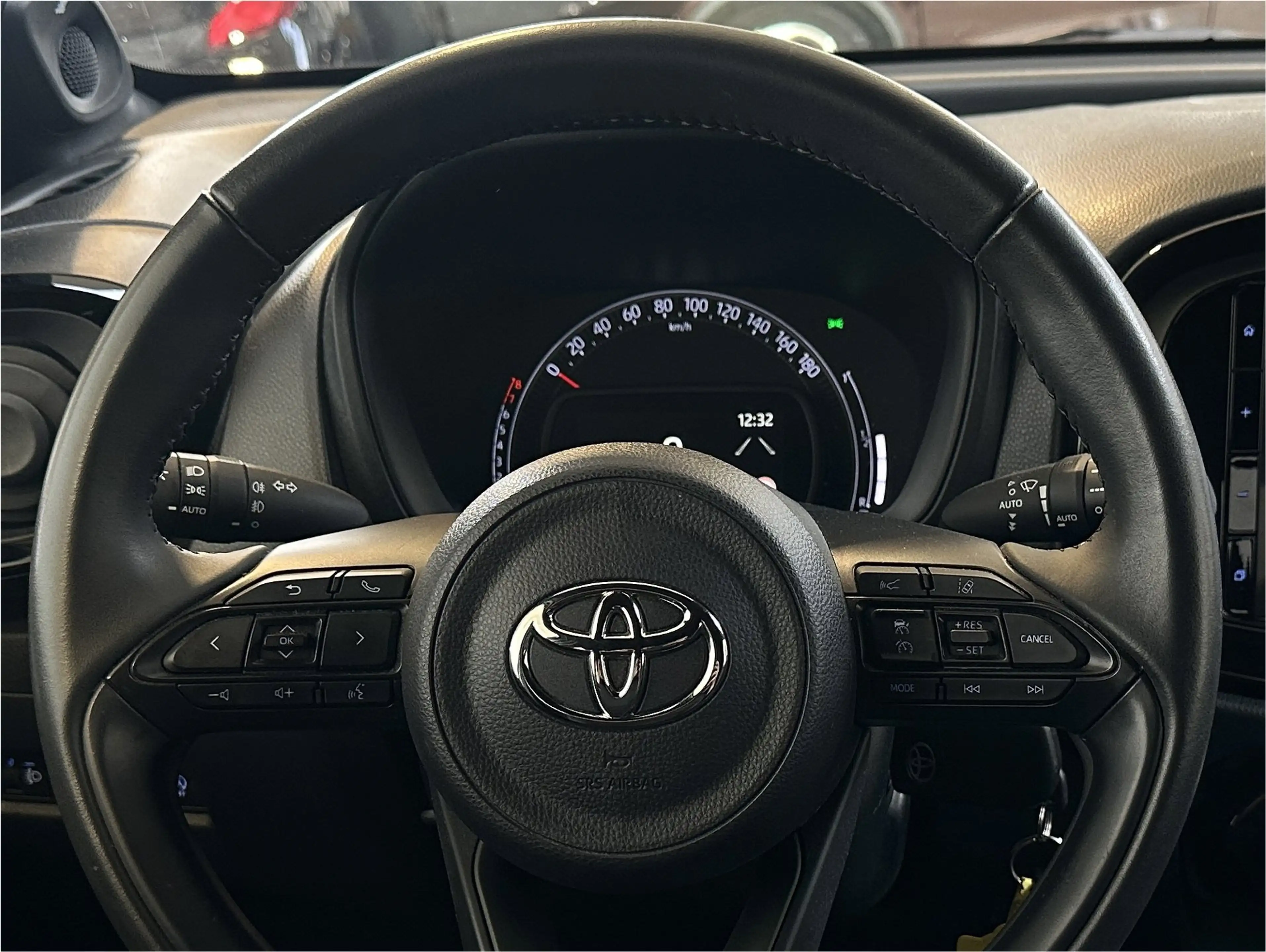 Toyota Aygo X 1.0 VVT-i MT Envy | JBL | Apple Carplay/ Android A — photo 7