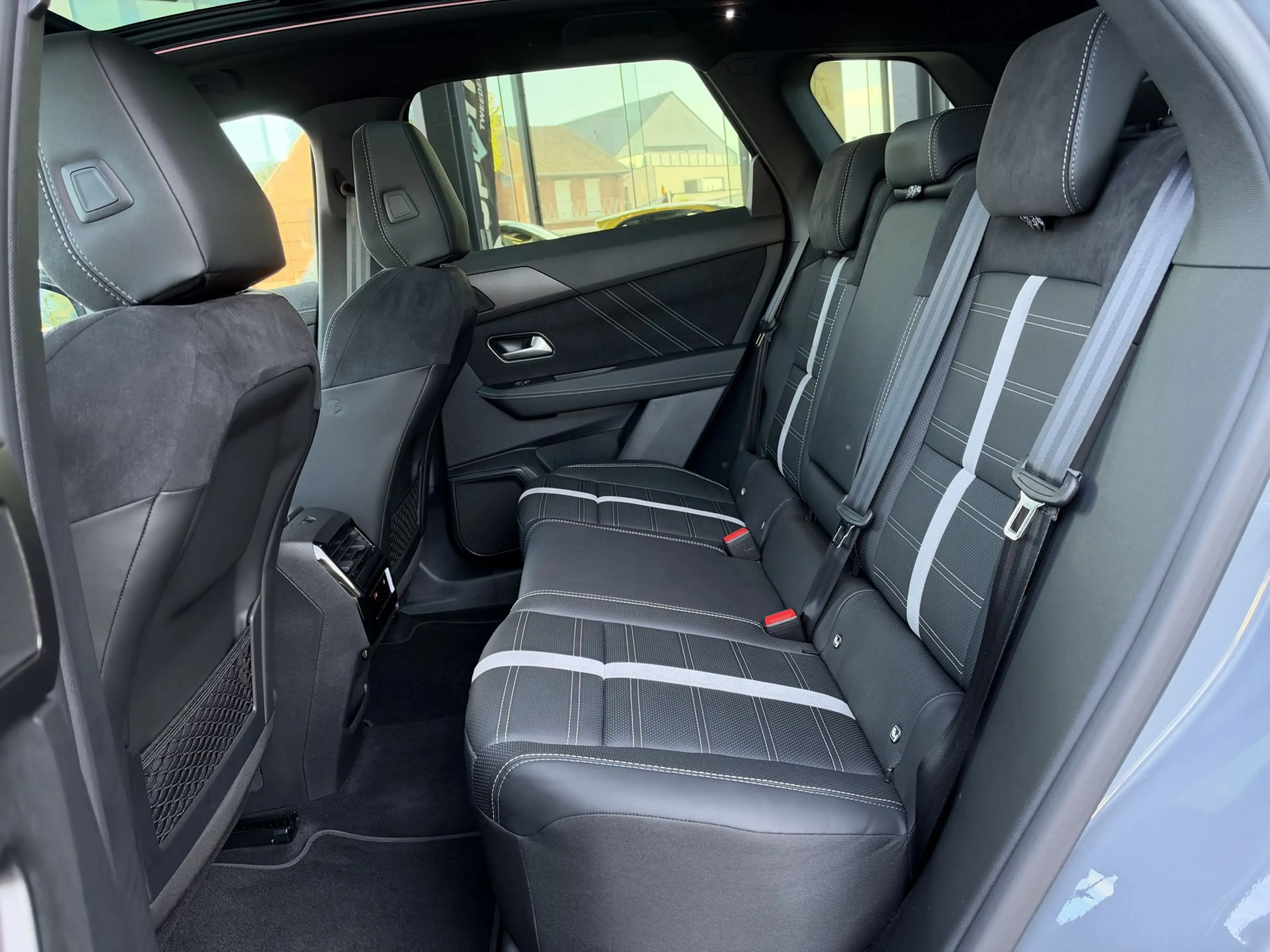 Opel Grandland GS 1.2T Hybrid *Navi*Leder*Pano* — photo 11