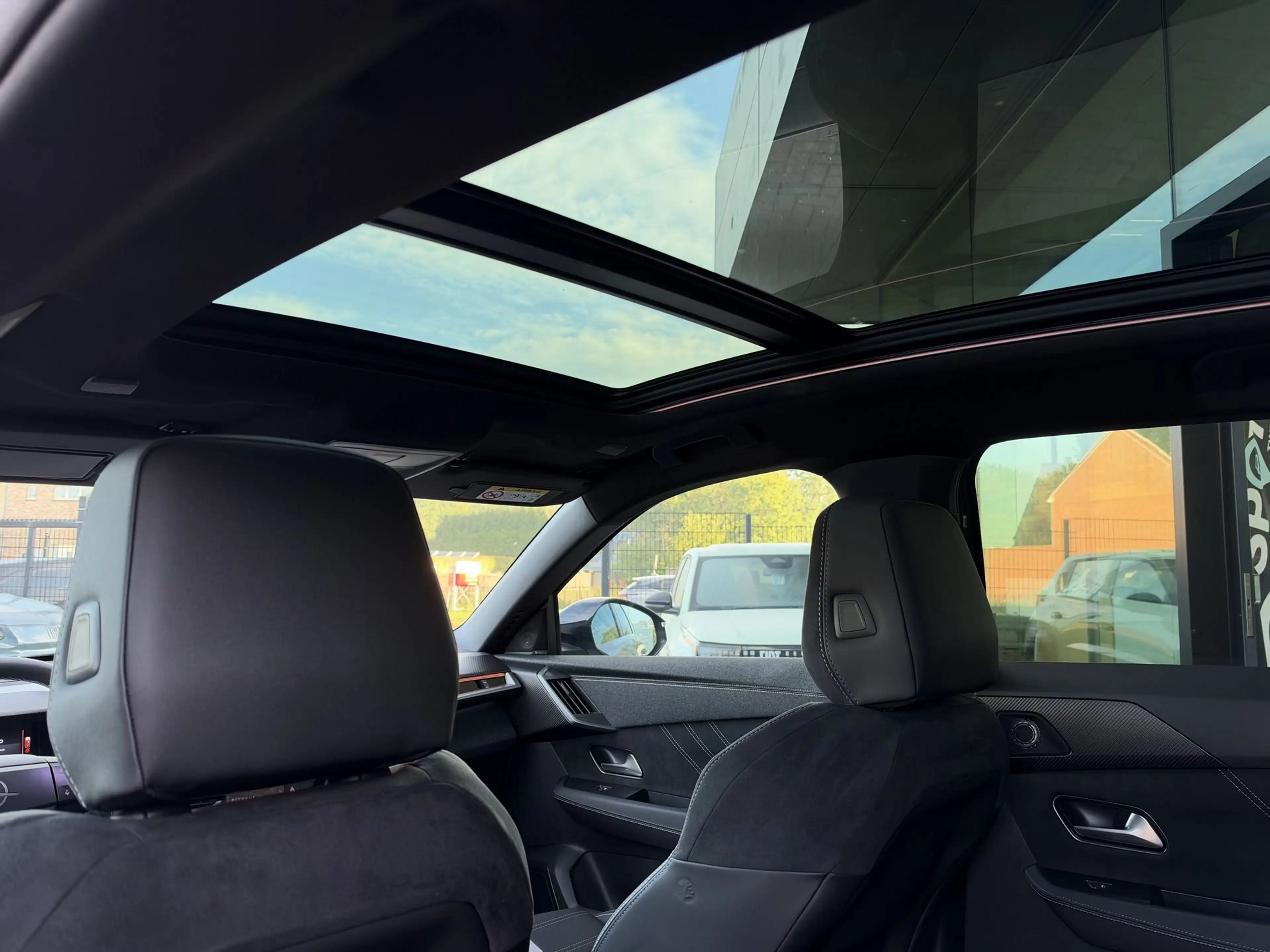 Opel Grandland GS 1.2T Hybrid *Navi*Leder*Pano* — photo 10