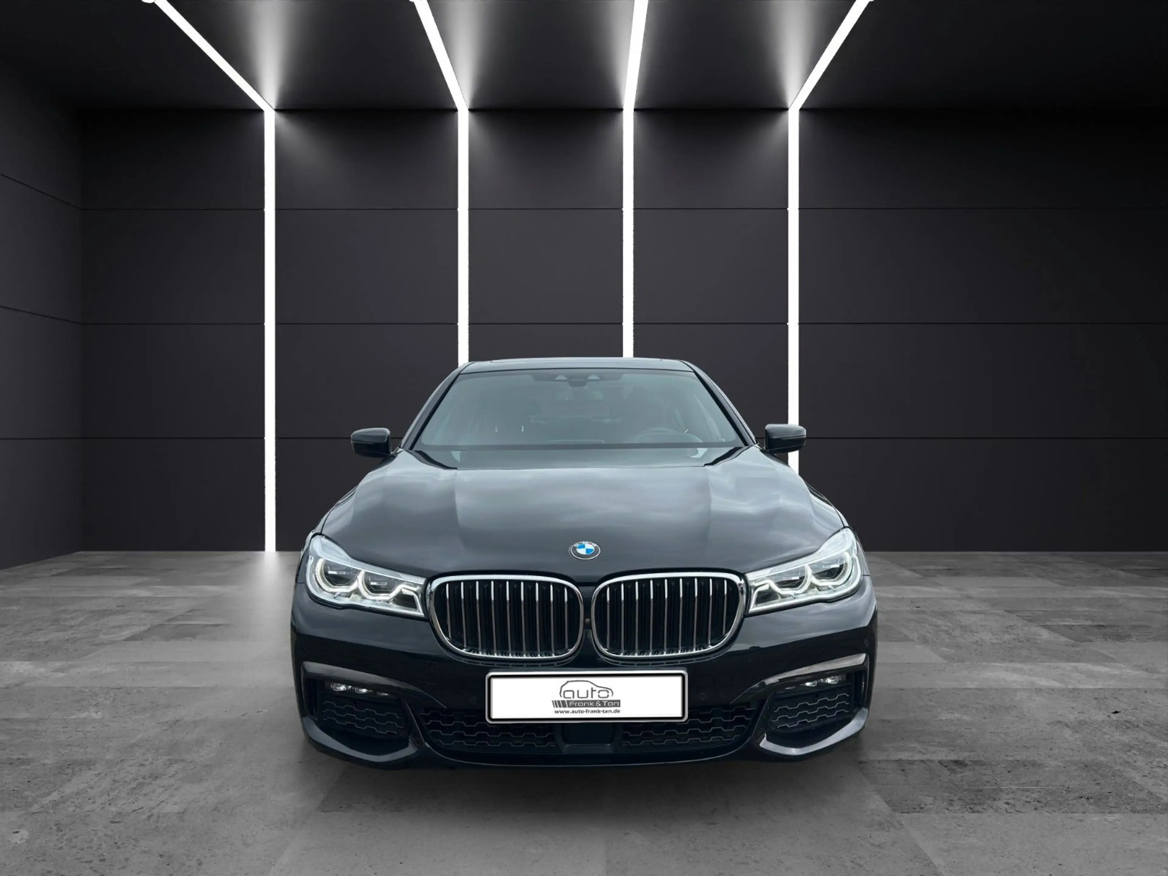 BMW 730 d xDrive *M Sport*Schiebedach*H&K*Softclose* — photo 2