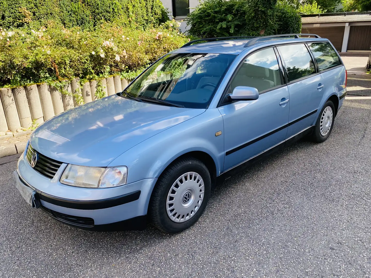 Volkswagen Passat 1.6 Kombi 2HA GEPFLEGT 8ALU|KLIMA|BC|EF|ZV|SERVO Blu/Azzurro - 1