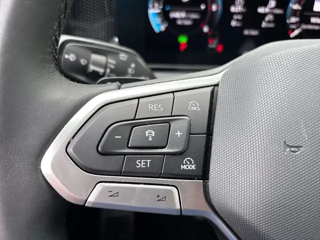 Volkswagen Tiguan view 19