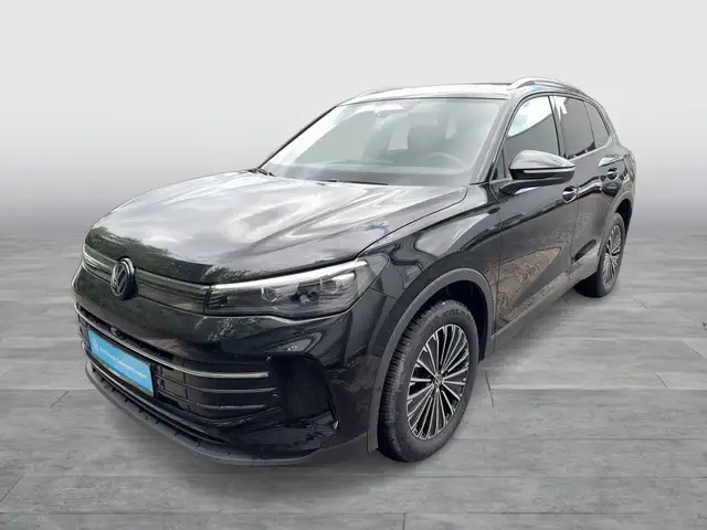 Volkswagen Tiguan view 2