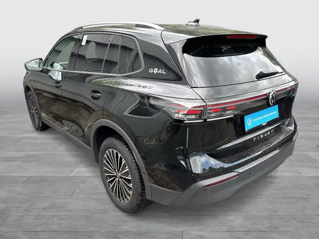 Volkswagen Tiguan view 4