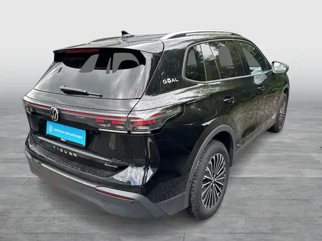 Volkswagen Tiguan view 6