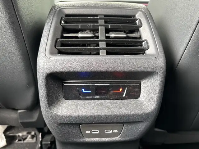 Volkswagen Tiguan view 12