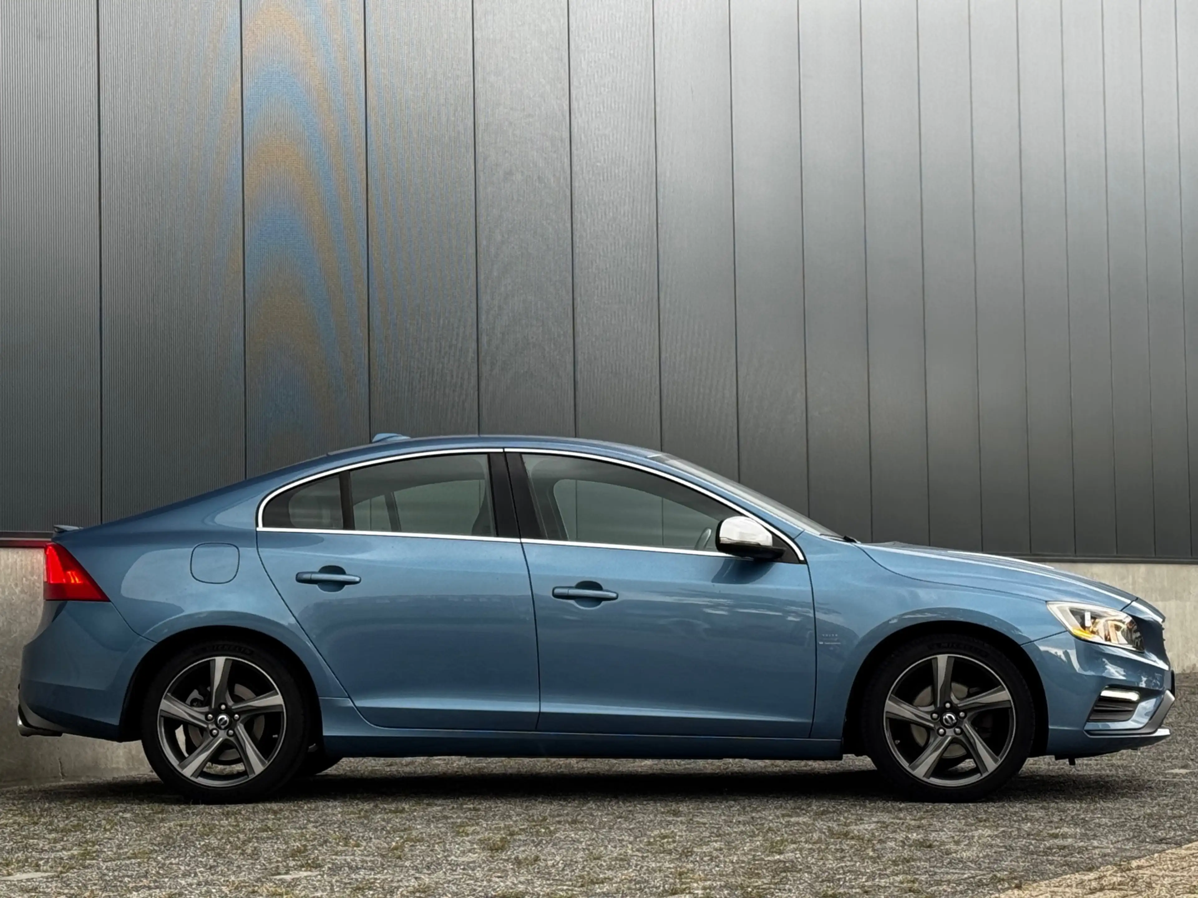 Volvo S60 1.6 T3 R-Design — photo 34