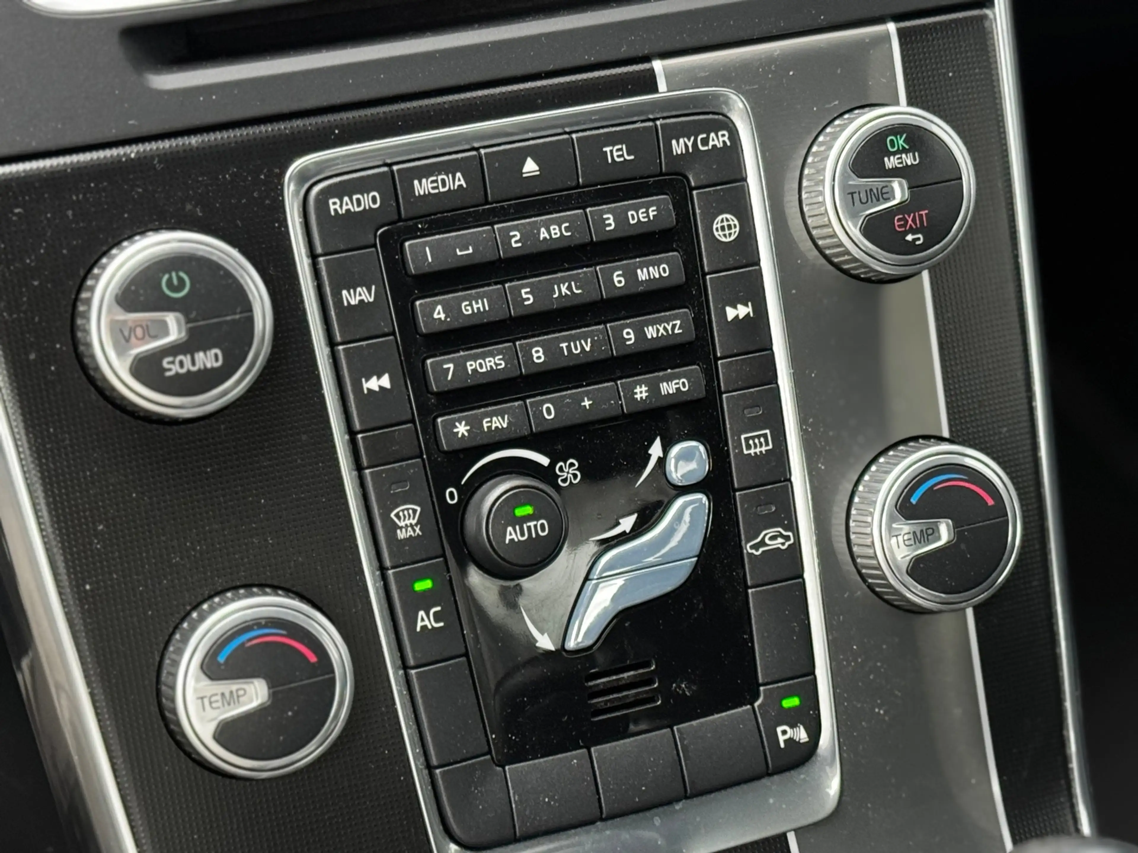 Volvo S60 1.6 T3 R-Design — photo 10
