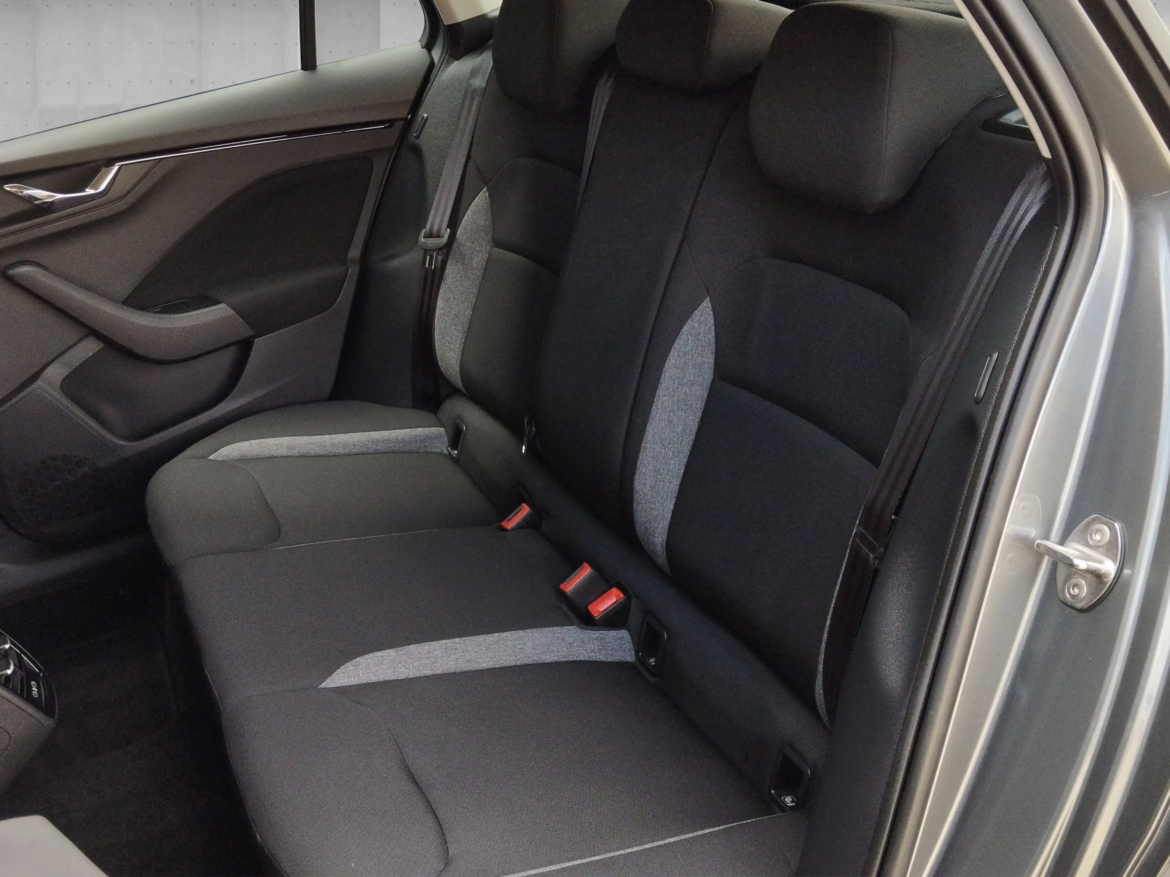 Skoda Scala 1.0 TSI Essence Facelift*LED*LM*PDC*SHZ — photo 9