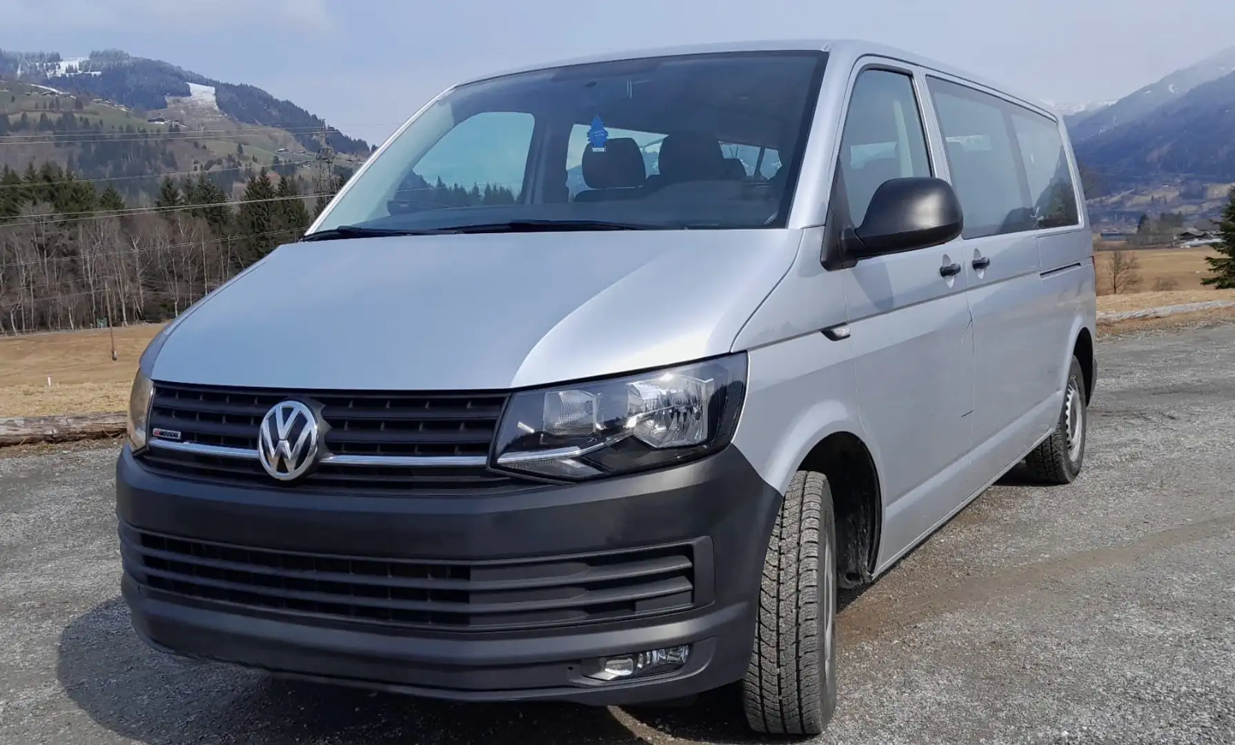 Volkswagen T6 Kombi Kombi LR 2,0 TDI 4Motion Silber - 1