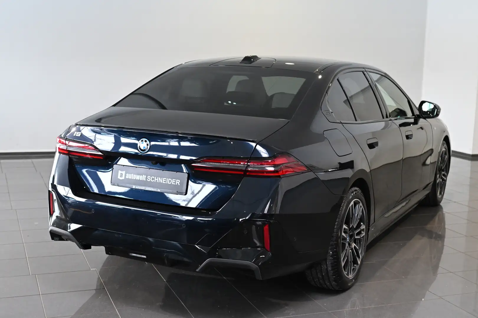 BMW i5 40 xDrive M Sport Pro Pano HUD ACC B&O Noir - 2