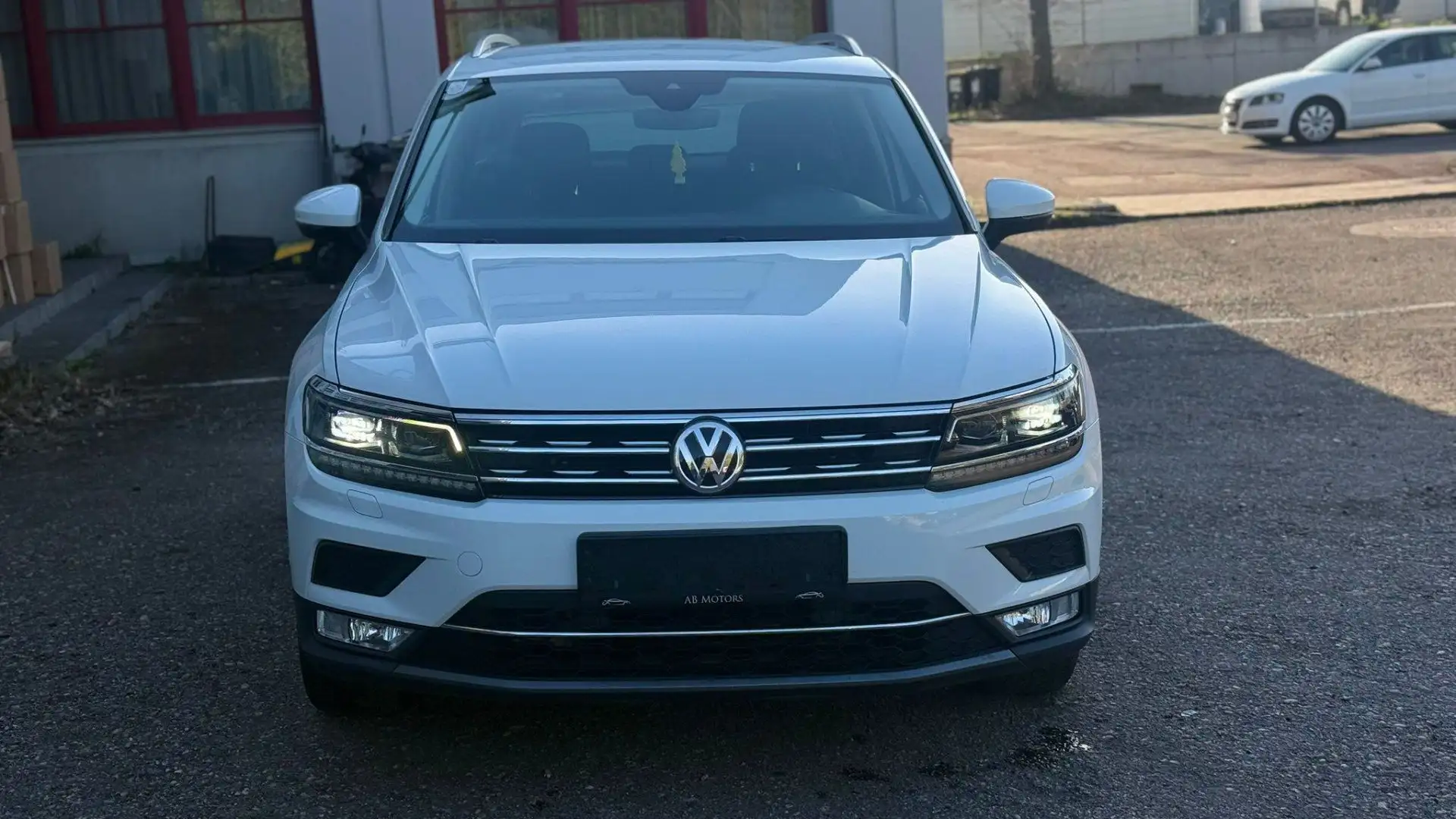 Volkswagen Tiguan 2.0 TDI BMT Highline Weiß - 2