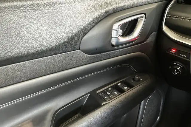 Jeep Compass view 11