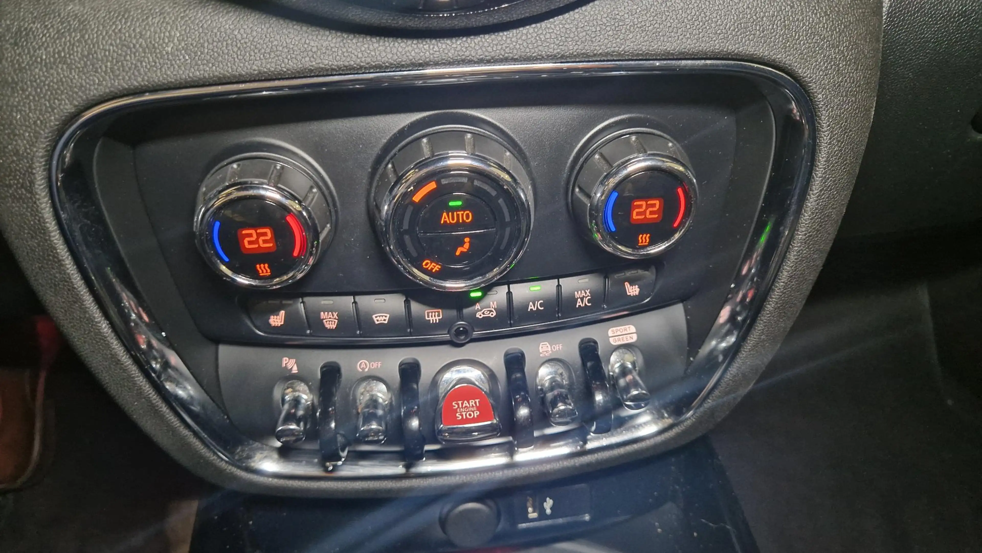 MINI Cooper Clubman 1.5 Chili | Leder | Navigatie | Trekhaak | — photo 12