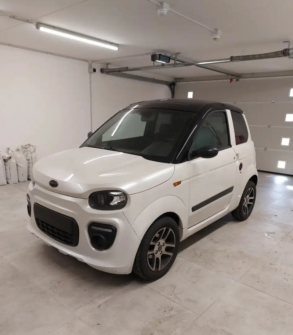 Microcar M8 - 1